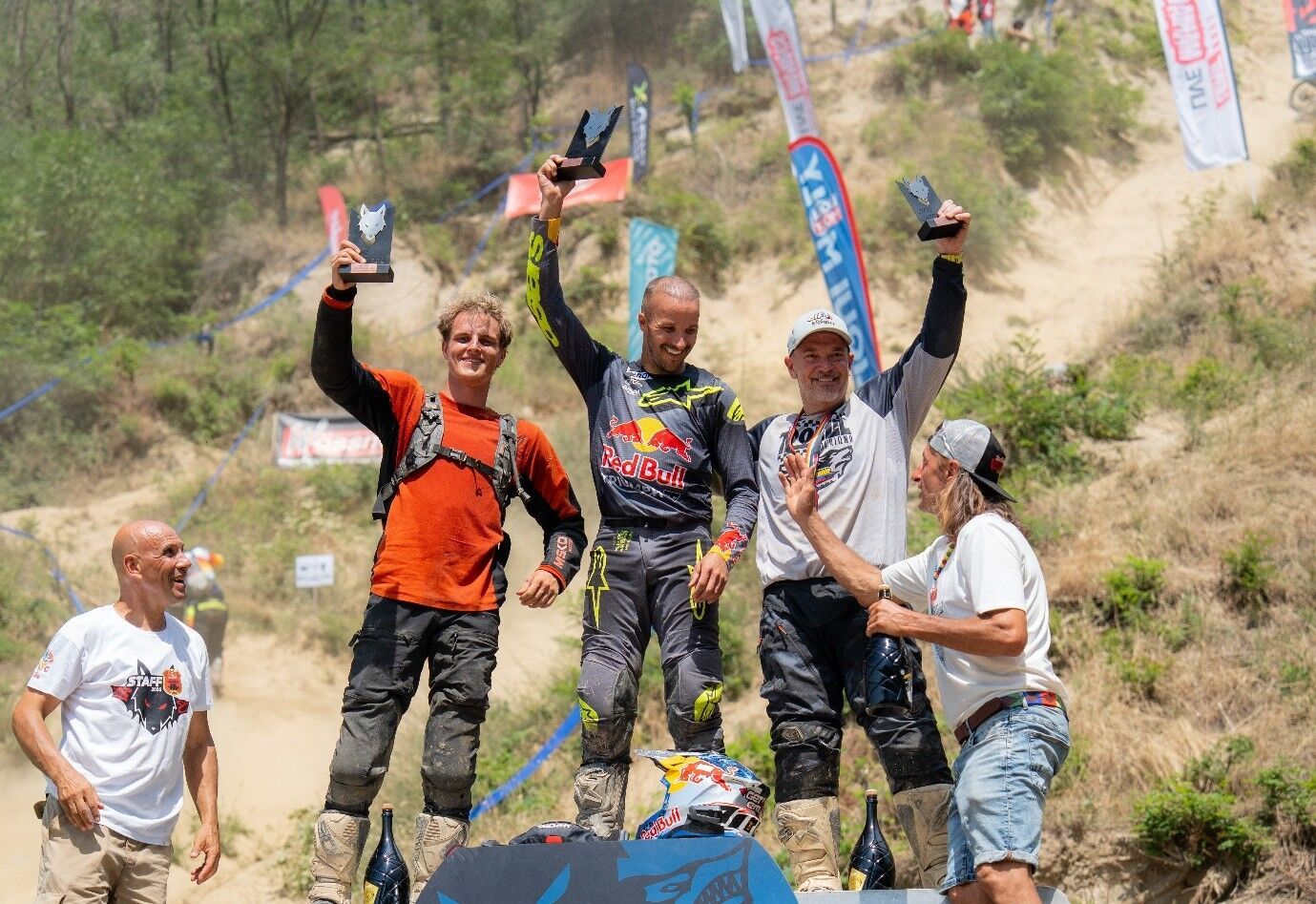 cfmoto RED BULL ROMANIACS